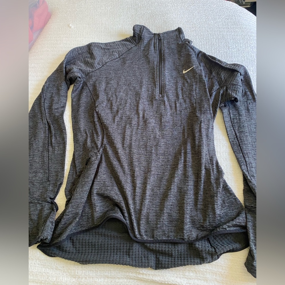 Nike top sz: M